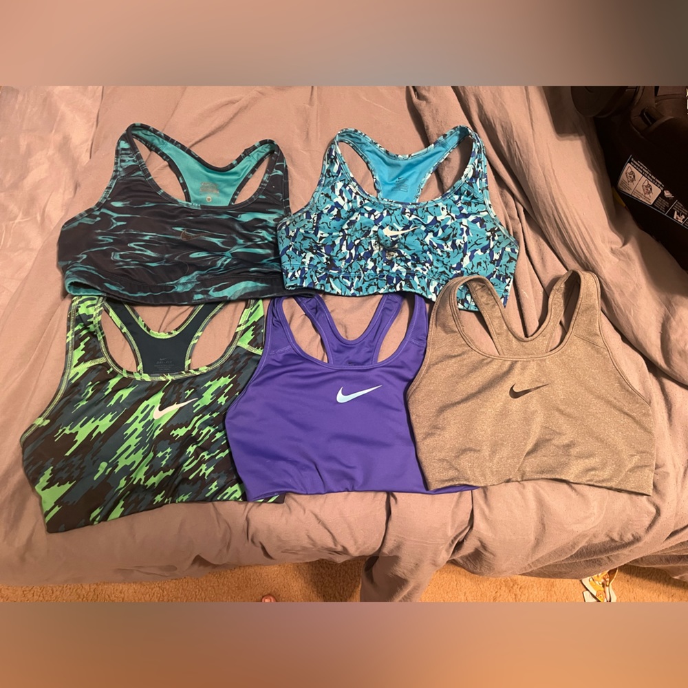 Lot of 5 size medium Nike sports bras